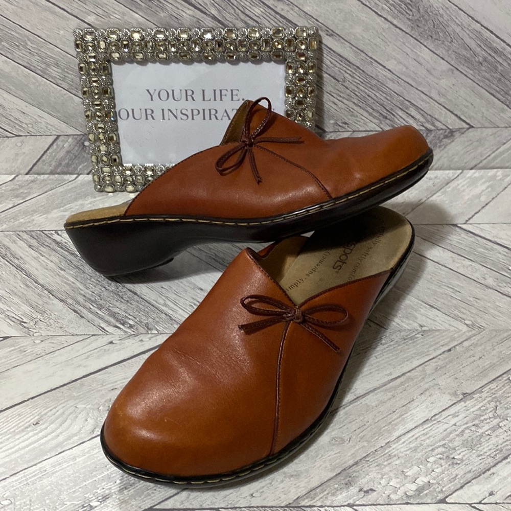 SoftSpots Slippers shoes size 81/2ww leather upper